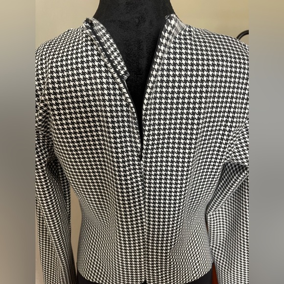 Venus Black/White Houndstooth Dress w/ Gold hardware, zipper back, size 10 - Picture 6 of 6